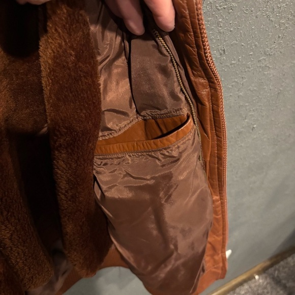 Men's Vintage Brown Contour Leather Jacket - Picture 3 of 6